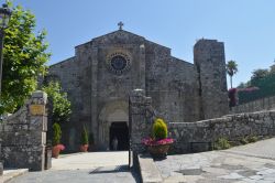 Veduta della chiesa di Santa Maria a Bayonne, Francia - © Raul Bal / Shutterstock.com