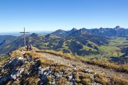 Veduta della cima Wannenjoch nella Tannheim Valley, Reutte, Austria. Questa valle si eleva sino a circa 1100 metri di altitudine negli omonimi monti.
