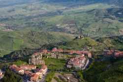 Veduta della città di Troina nel Parco dei Nebrodi in Sicilia