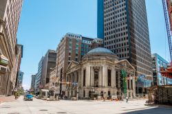 Veduta della Cleveland Trust Rotunda in Euclid Avenue nel centro storico di Cleveland, Ohio, USA. Costruito in stile rinascimentale, questo edificio alto 3 piani è stato inaugurato nel ...