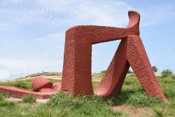 Veduta della Relaxation Sculpture sulla spiaggia di Shankumugham, Trivandrum, India. Quest'opera è stata realizzata dall'artista Kanai Kunhiraman - © Santhosh Varghese / ...