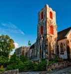 Veduta della storica chiesa anglicana di St. Mary the Virgin a Nassau, Bahamas. Si dice che sia stata costruita nel 1600 dagli spagnoli e che sia perciò la più antica chiesa di ...