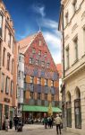 Veduta della Weberhaus nel centro di Augusta, Baviera, Germania. Si tratta di uno storico palazzo riccamente decorato - © MDOGAN / Shutterstock.com