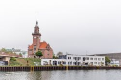 Veduta dell'Altes Hafenamt a Dortmund (Germania): l'antica autorità portuale di Dortmund fu costruita nel 1898 nello stile neo-rinascimentale - © HildaWeges Photography / ...