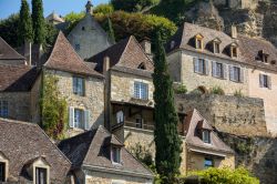 Veduta delle case del villaggio medievale di Beynac-et-Cazenac, dipartimento della Dordogna (Francia).
