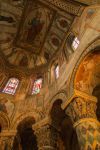 Veduta interna della cupola decorata della chiesa di Santa Radegonda a Poitiers, Francia. A questa regina dei franchi, morta a Poitiers nel 587, si deve la fondazione di uno dei primi conventi ...