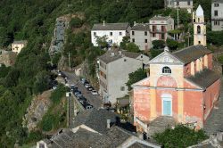 Veduta dall'alto del centro storico di Nonza, Corsica settentrionale