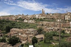 Veduta panoramica del centro storico di Montalcino, borgo spettacolare della Toscana