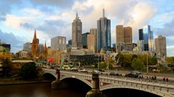 Veduta panoramica della città di Melbourne, Australia. Capitale dello stato di Victoria, Melbourne è un indiscusso centro culturale internazionale.
