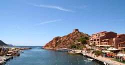 Veduta panoramica della marina di Porto dalla torre genovese, Corsica.
