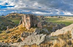 Veduta panoramica della zona rocciosa nel centro del Perù: siamo nei pressi della città di Junin.

