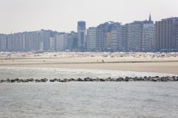 Veduta panoramica di Blankenberge, Belgio. I primi insediamenti risalgono alla preistoria con l'occupazione di questi luoghi da parte dei romani e dei galli-romani di cui si sono conservate  ...