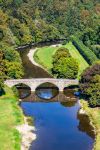 Veduta panoramica di Bouillon e del fiume Semois dalla Torre Austriaca, Belgio. E' il punto più elevato del castello che risale all'VIII° secolo.

