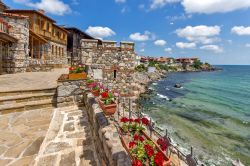 Veduta panoramica di Sozopol con le antiche fortificazioni, Mar Nero, Bulgaria.

