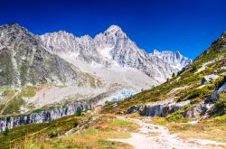 Veduta primaverile del ghiacciaio dell'Argentiere a Chamonix, Francia, Alta-Savoia.
