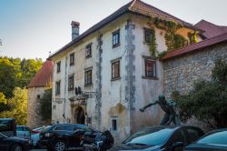 Veduta principale del castello di Otocec, Slovenia - © Donaturat / Shutterstock.com