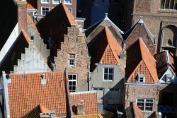 Veduta sui tetti del centro storico di Middelburg, Olanda.

