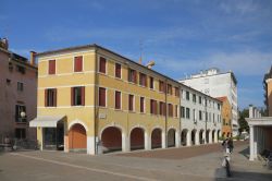 Via Daniele Manin una delle strade porticate in centro a Mestre - © photobeginner / Shutterstock.com