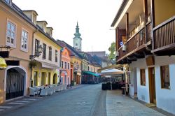 Via storica di Zagabria, Croazia. La bella architettura di Zagabria si può incontrare in ogni angolo della città: il modo migliore per visitare la capitale della Croazia è ...