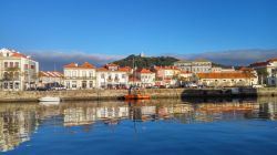 Viana do Castelo sulla riva destra dell'estuario del fiume Lima (Portogallo).
