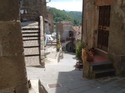 Vicolo caratteristico del centro storico di Onano nel Lazio