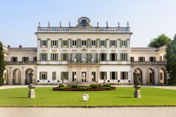 Villa D'Adda-Borromeo l'elegante palazzo di Cassano d'Adda - © Claudio Giovanni Colombo / Shutterstock.com