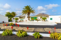 Villa El Campesino, con l'architettura tipica canaria. Siamo sull'isola di Lanzarote, la più orientale delle Canarie.