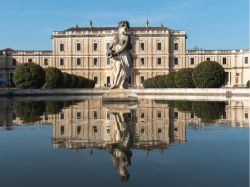 Villa Farsetti la splendida villa veneta a Santa Maria di Sala, non distante da Venezia - © Massimo Pollani / Shutterstock.com