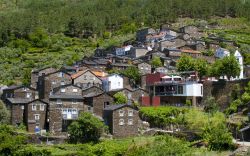 Villaggio di Piodao, Portogallo - Situato su una collina nella Serra do Acor, Piodao è un antichissimo borgo che sembra uscito dalle fiabe. Abitato da circa 200 persone, tutte le sue ...