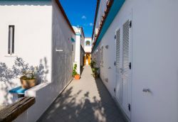 Ville affacciate su una strada del centro storico di Casamicciola Terme, isola d'Ischia.

