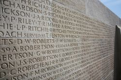 Vimy (Lens), Francia: il Canadian National Vimy Ridge and Battle Memorial con i nomi degli eroi canadesi scomparsi nella Prima Guerra Mondiale - © Eric Valenne geostory / Shutterstock.com ...