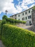 Visita al centro storico di Radda in Chianti: una villa toscana
