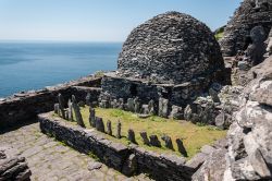 Visita alle rovine del monastero di Skelling Michael abbandanato dal 1100. Questi ambienti sono stati utilizzati come location di alcune scene de Il risveglio della forza di Guerre Stellari