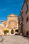 Visita del centro del villaggio di Sambuca di Sicilia, provincia di Agrigento