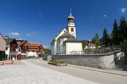 Visita del centro di San Cassiano in Alto Adige, siamo nell'Alta Badia