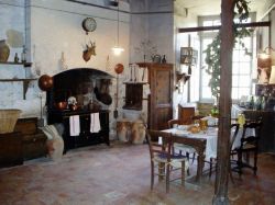 Le cucine all'interno del Chateau de Brézé, Valle della Loira, Francia centrale - © www.chateaudebreze.com