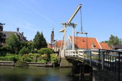 Canale e tipico ponte ad Edam, la città del formaggio in Olanda - © Michela Garosi / TheTraveLover.com