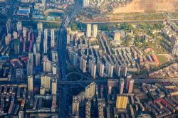 Vista aerea dei quartieri moderni di Xining city in Cina - © Meiqianbao / Shutterstock.com