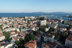 Vista aerea del centro di Burgas sul mar nero, sulla sinistra il porto della Bulgaria