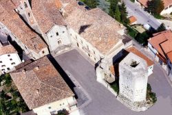 Vista aerea del centro storico di Pietralunga, in Umbria