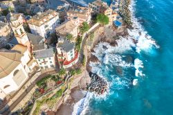 Vista aerea del pittoresco villaggio di Bogliasco, borgo marinaro della Liguria