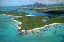 Vista aerea della Ile Aux Cerfs a Mauritius