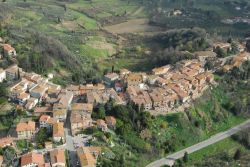 Vista aerea di Terricciola in Valdera, provincia di Pisa