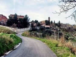 Vista della cittadina di San Paolo di Jesi sulle colline marchigiane della provincia di Ancona - © Elio Maltoni / mapio.net