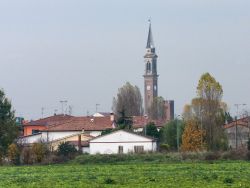 Vista della cittadina di Solesino, Veneto, famosa per la sua Beer Fest - © Sergey Ashmarin, CC BY-SA 3.0, Wikipedia