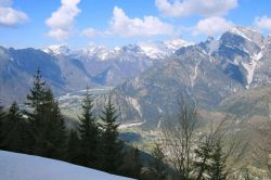 Vista invernale della piana di Claut in Friuli - © turismofvg.it