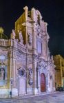 Vista notturna di un chiesa di Trapani, siamo nella Sicilia occidentale 