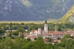 Vista panoramica del borgo di Venzone in Friuli
