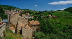 Vista panoramica del centro storico di Roccascalegna in Abruzzo