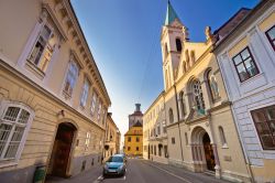 Vista panoramica della città storica di Zagabria, Croazia. Suggestiva capitale della Croazia dall'aspetto mitteleuropeo, Zagabria è ricca di palazzi eleganti e decorati - © ...